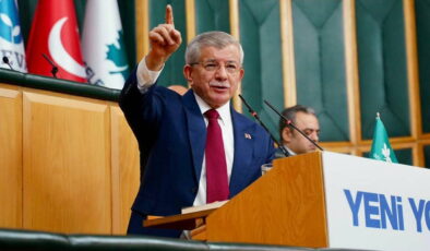 Ahmet Davutoğlu’ndan ‘AKP’ye dönüş iddialarına kürsüden yanıt: ‘Ne bir makamın ne de adaylığın peşindeyim’