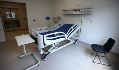 Almanya’da bir şahıs hastanede aynı odada kaldığı hastanın solunum cihazını söktü