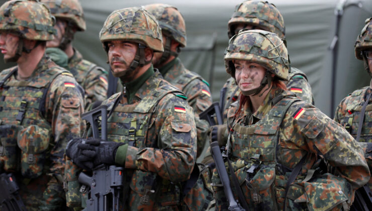 Almanya’da yeni model: Önce gönüllü yetmezse zorunlu askerlik