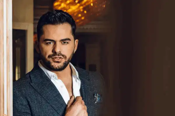 Arnavut yıldız Shpat Kasapi sahnede hayatını kaybetti