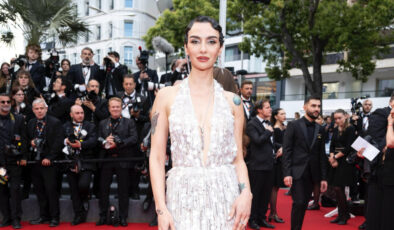 Aşk karelerine kısa bir mola! Birce Akalay’dan aile paylaşımı geldi