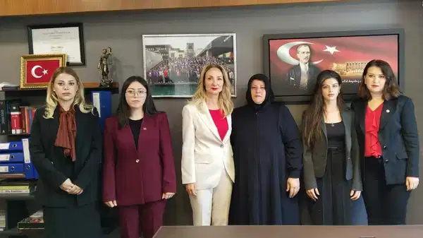 Ayşe Tokyaz’ın ailesi, Nazlıaka ve Gökçen’le TBMM’de görüştü: ‘Bizim savaşımız bugünden sonra başlıyor’