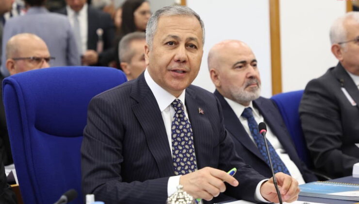 Bakan Yerlikaya’dan ilginç CHP İstanbul İl Başkanlığı açıklaması… ‘Polisle karşı karşıya gelmeyi istemiyoruz’ deseler karşılarında polis olmazmış!