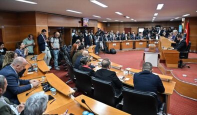 Bayrampaşa’da yeni yönetimin ilk icraatı: Seçilmiş başkanı takipten çıkardılar!