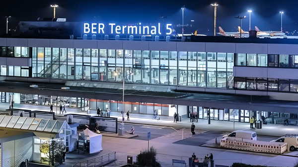 Berlin’de İHA alarmı: Tüm uçuşlar askıya alındı!