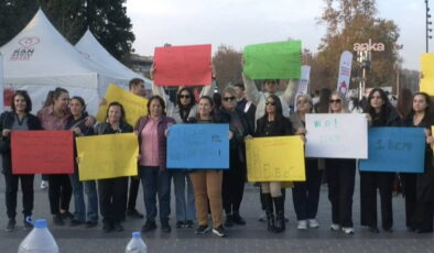 Beşiktaş’ta akaryakıt zamları protesto edildi: “Bu gidişle yakın zamanda 50 liraya şırıngayla benzin alınabilecek”