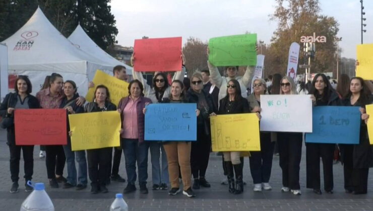 Beşiktaş’ta akaryakıt zamları protesto edildi: “Bu gidişle yakın zamanda 50 liraya şırıngayla benzin alınabilecek”