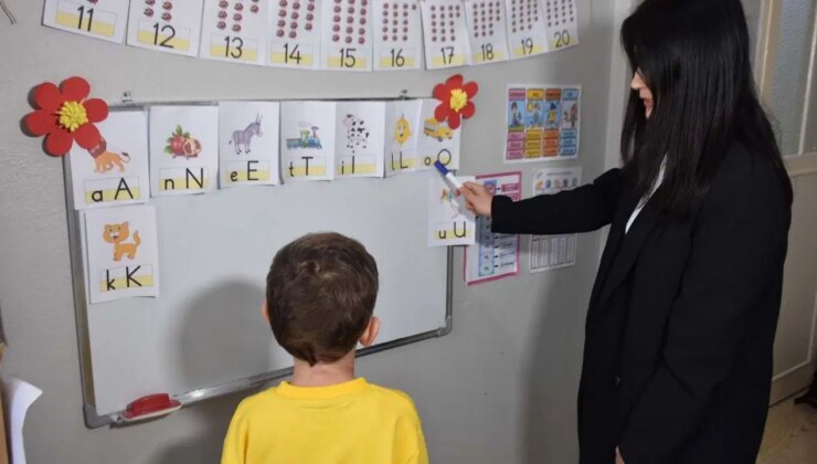 Beyin tümörüyle mücadele eden Ahmet’e evde sınıf kuruldu