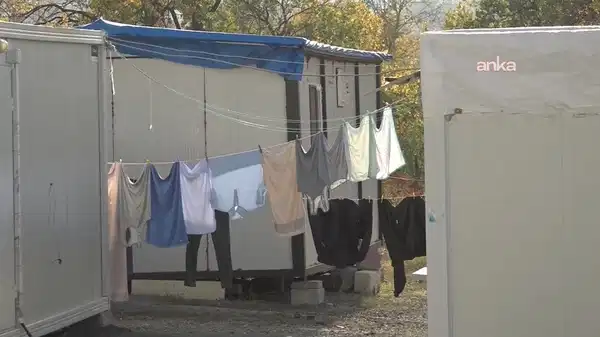 Bin gün geçti: Depremzedeler hâlâ 21 metrekarelik konteynerlerde yaşıyor!