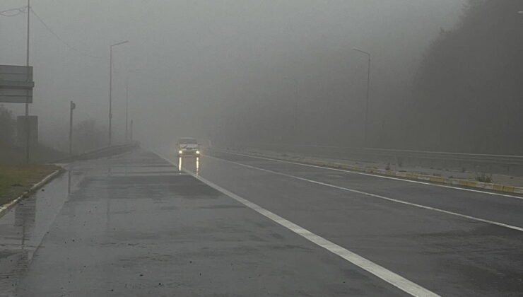 Bolu Dağı’nda sis: Görüş mesafesi 25 metreye düştü!