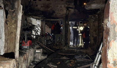 Bursa’da 2 katlı evde yangın: 1 kişinin cansız bedeni bulundu