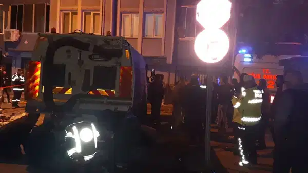 Bursa’da çöp kamyonu bir kişiyi ezdi