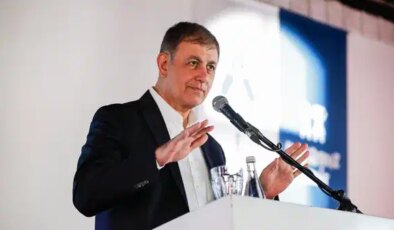 Cemil Tugay’dan TCDD’ye İZBAN çıkışı: ‘Ray kirasını kaldırın, 90 dakika hemen gelsin’