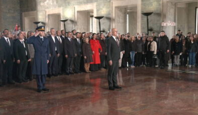 CHP Ankara İl Başkanlığı, Anıtkabir’i ziyaret etti
