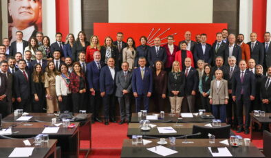 CHP MYK ve PM, kurultay öncesi son kez toplandı… Özgür Özel: ‘Yeni kuracağımız ekip mücadele ekibi olacak’