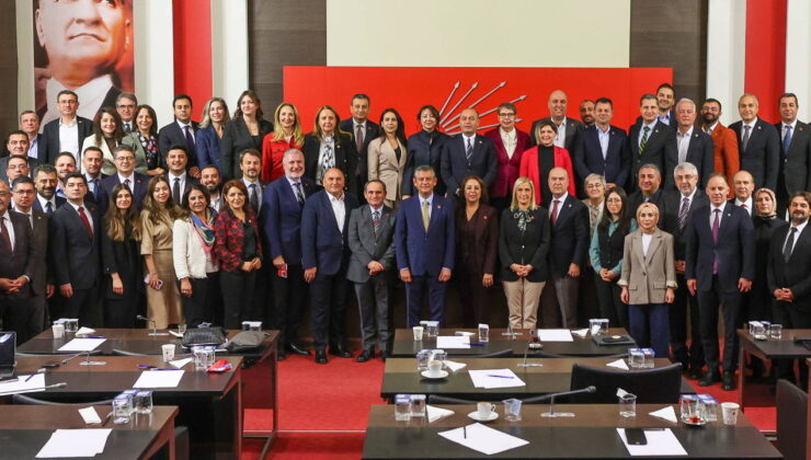 CHP MYK ve PM, kurultay öncesi son kez toplandı… Özgür Özel: ‘Yeni kuracağımız ekip mücadele ekibi olacak’