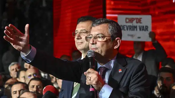 CHP’de ‘arınma’ çağrısı bu kez bir grup eski vekilden: Ortak bildiriyle Özgür Özel’e seslendiler