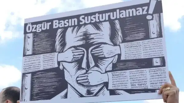 CHP’den Ekim Ayı Basın Özgürlüğü Raporu: Gazeteciye cop, kanala kayyum, habere sansür!