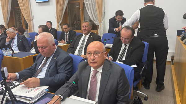 CHP’li Çakırözer’den Bakan Fidan’a: ‘Tam 23 sayfa konuştunuz, bir kez ‘demokrasi’ demediniz’