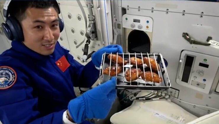Çinli taykonotlar uzayda ilk kez ızgara et ve tavuk pişirdi