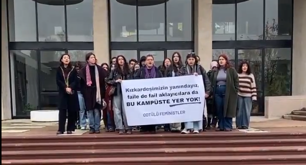 Cinsel saldırı davasındaki beraat kararına tepki: ODTÜ’lü öğrencilerden ‘Kampüsümüzde tecavüz faili istemiyoruz’ eylemi