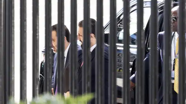 Colani, ABD Başkanı Trump ile bir araya geldi: Resmi tören düzenlenmedi