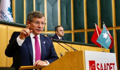 Davutoğlu: CHP’nin kapatılması için Yargıtay’a bildirimde bulunulması tam bir facia