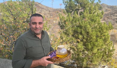 Denemek için ekti, 250 metrekarelik tarlasında dünyanın en pahalı baharatını yetiştirdi