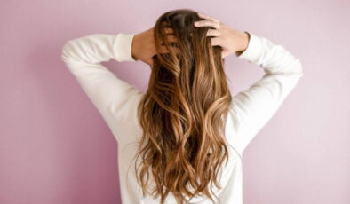 Dolgun ve canlı saçlara kavuşmanın sırrı: Saç tellerine hacim kazandırmanın etkili 10 yolu
