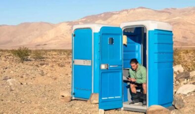 Dünya Tuvalet Günü: Oturarak idrar yapmak erkekler için daha mı iyi?