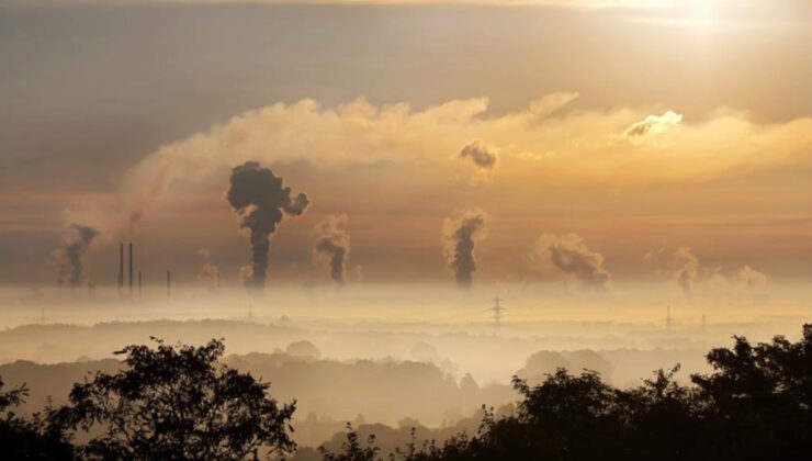 Dünyada rekor karbon emisyonları: Yüzyıl sonuna kadar 2,6 derecelik ısınma bekleniyor