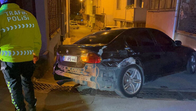‘Dur’ ihtarına uymadı: Kaza yapan sürücü aracını bırakıp kaçtı