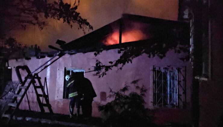 Erzincan’da müstakil evde yangın: 4 kişi kurtarıldı