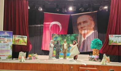 Eskişehir’de anlamlı tiyatro etkinliği: Her çocuğa bir fidan verilecek