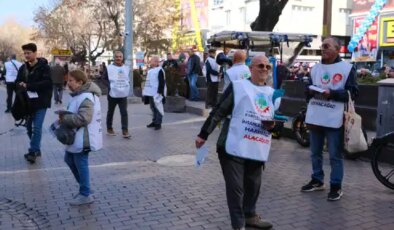 Eskişehir’de emekliler sokağa çıktı: ‘Adaletli gelir dağılımı istiyoruz’