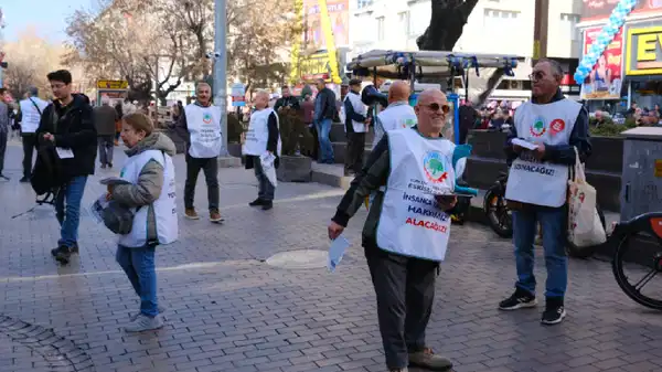 Eskişehir’de emekliler sokağa çıktı: ‘Adaletli gelir dağılımı istiyoruz’