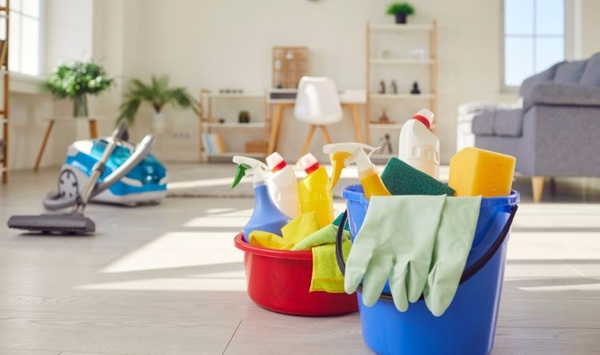 Ev temizliğinde parlaklığın sırları: Evinizi tertemiz ve ışıl ışıl yapan 6 doğal çözüm