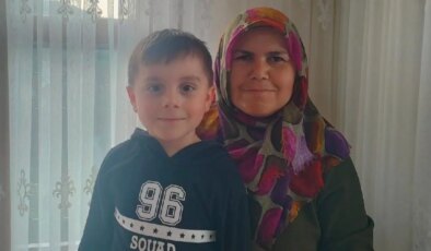 Evlerinden çıkıp bir daha dönmediler… Anne ile oğlu her yerde aranıyor!