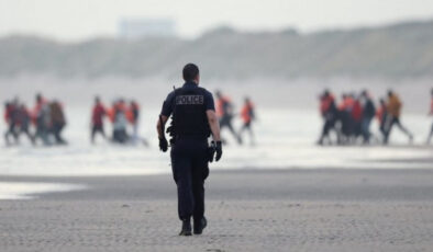 Fransa’dan İngiltere’ye denizden geçen İranlı kaçak göçmen, ikinci kez gönderildi