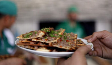 Gıda listesi yenilendi: Sucuktan at eti ve sakatat, etli ekmekten tavuk parçası çıktı