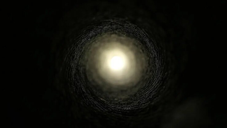 Gökbilimciler, evrenin ilk dönemlerinde oluşan bir karadeliği keşfetti