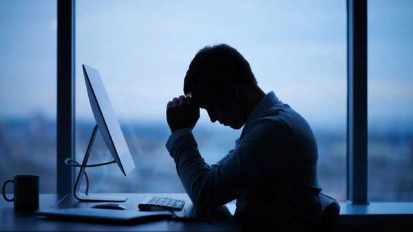 Gün boyu süren halsizlik hissinin arkasındaki tehdit: Kronik Yorgunluk Sendromunu önleme ve yönetme rehberi