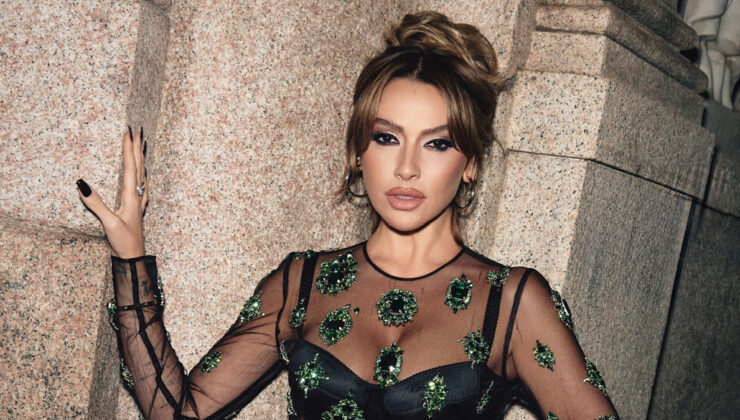 Hadise’nin aile saadeti! Kardeşi ve annesiyle poz verdi