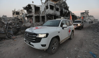 Hamas, Gazze’deki 3 İsrailli esirin cesedini Kızılhaç’a teslim etti