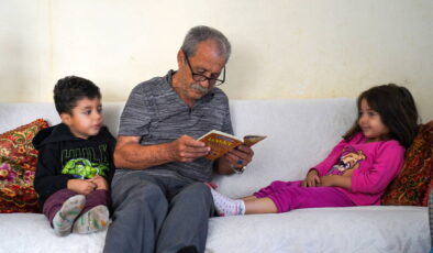 Hayatını 3 torununa adayan dede, kirasını ödeyemediği için evden çıkarılmak isteniyor