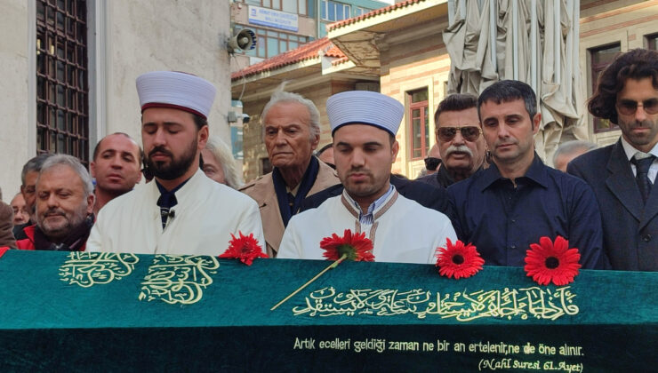 Hayatını kaybeden oyuncu Engin Çağlar son yolculuğuna uğurlandı