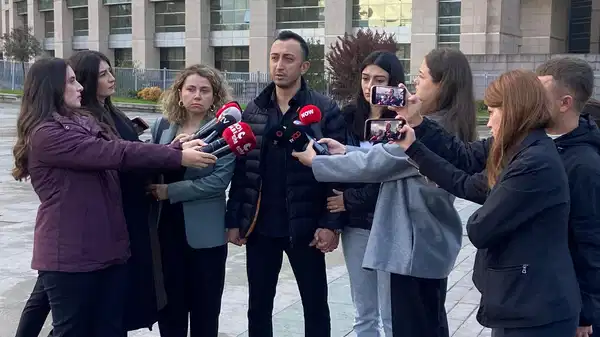 İlaçlamanın ardından 3 yaşındaki çocuklarını kaybeden acılı aile Çağlayan’dan seslendi: Haberleri olmasına rağmen 7 ay boyunca ilaçlama yapmaya devam etmişler!