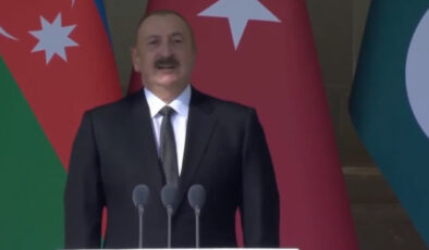 İlham Aliyev’den Ermenistan’a gönderme: Şimdi hücrede Azerbaycan çayı içiyorlar