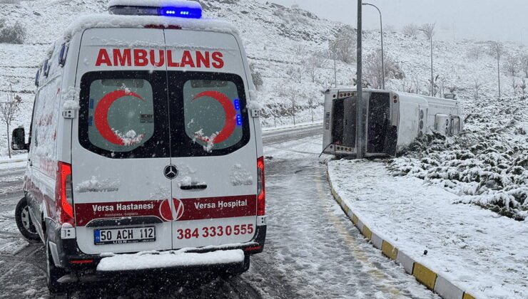 İşçileri taşıyan servis devrildi: Çok sayıda yaralı var