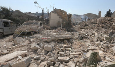 İsrail, ateşkese rağmen Lübnan’ı yine vurdu